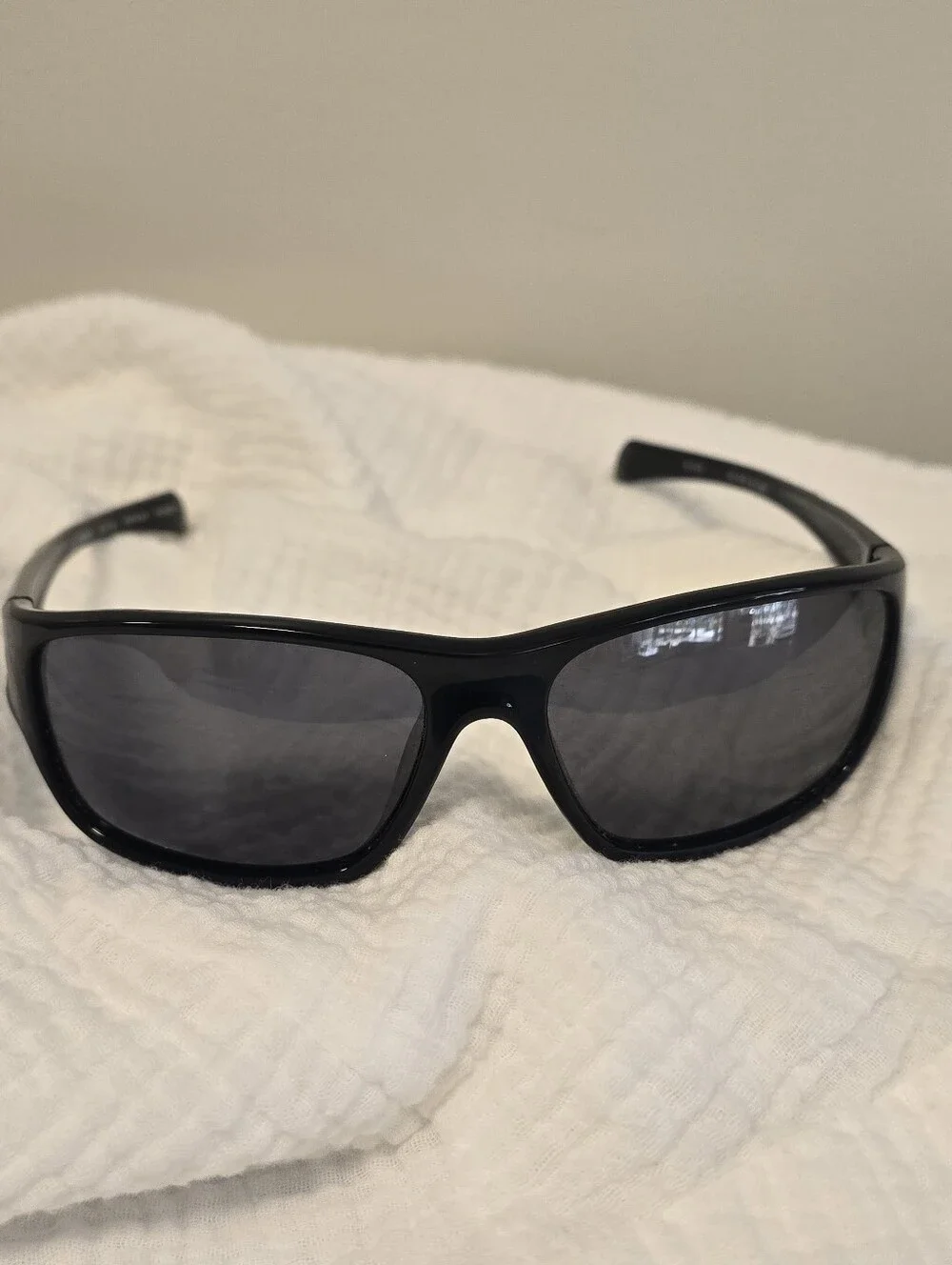Bulova Coronado Wraparound Sunglasses Shiny Black 62-16-136 Unisex Vintage Style